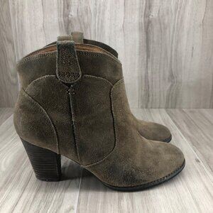 Clarks Ankle Boots Womens 8.5M Taupe Brown Suede Slip On Booties